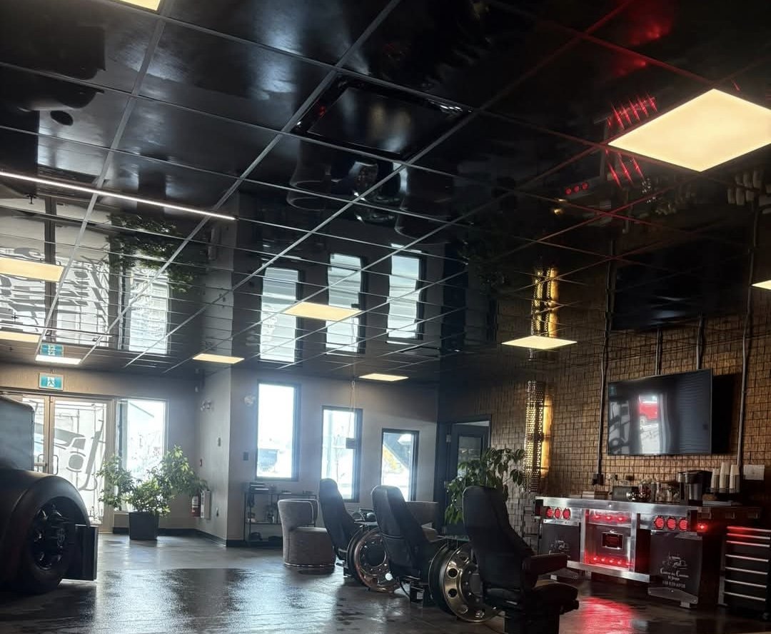 Salle d’exposition de garage